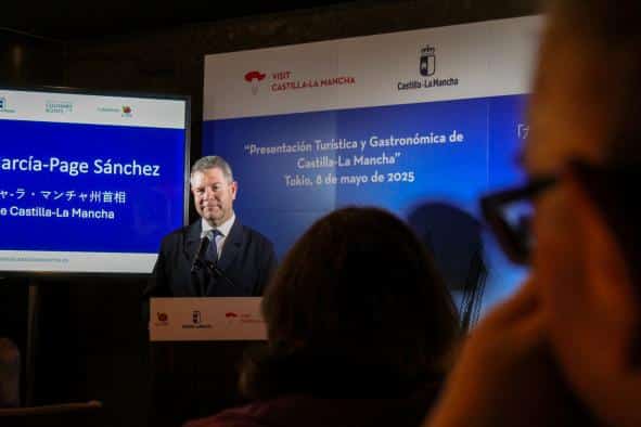 García-Page resalta el patrimonio cultural de Castilla-La Mancha para promover la región entre profesionales del turismo en Japón.