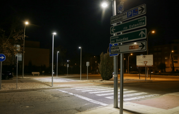Instalación de Iluminación en Cruces Peatonales en Varias Rutas Peatonales