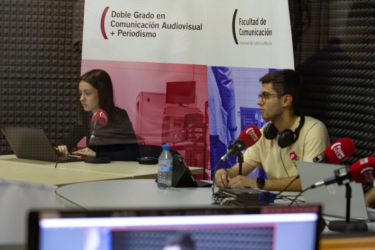 La Facultad de Comunicación de la UCLM conmemora la décima edición de ‘Un día de radio UCLM’