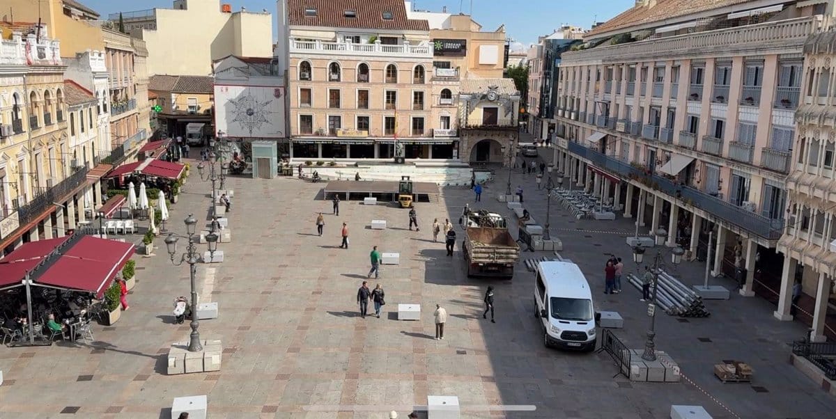 La Plaza Mayor de Ciudad Real tendrá un nuevo toldo este verano.
