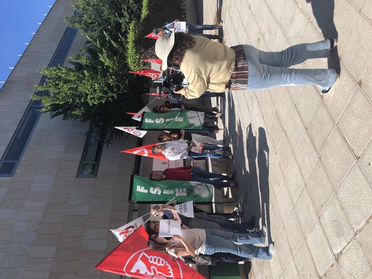 La educación concertada pide a la Junta negociar sobre la jubilación parcial, la disminución de carga lectiva y la compensación por antigüedad.