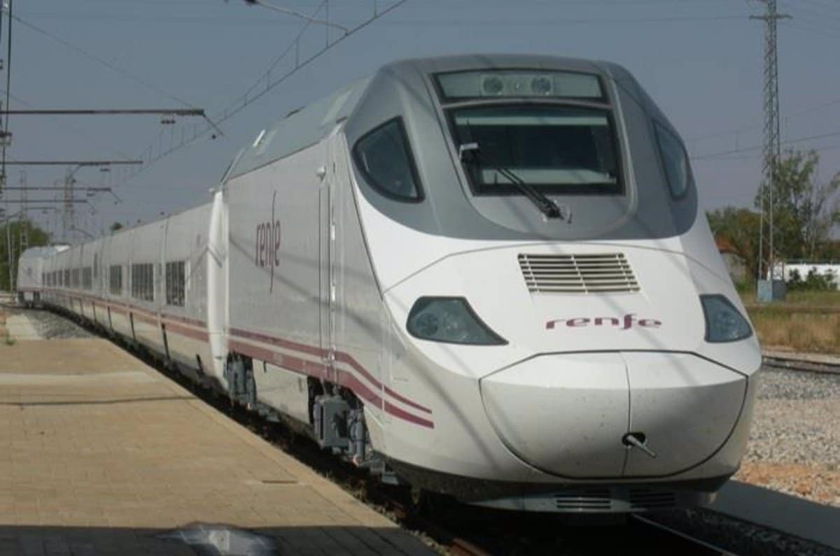 Renfe pospone las salidas de Madrid a Sevilla y Toledo hoy para agilizar las reparaciones.