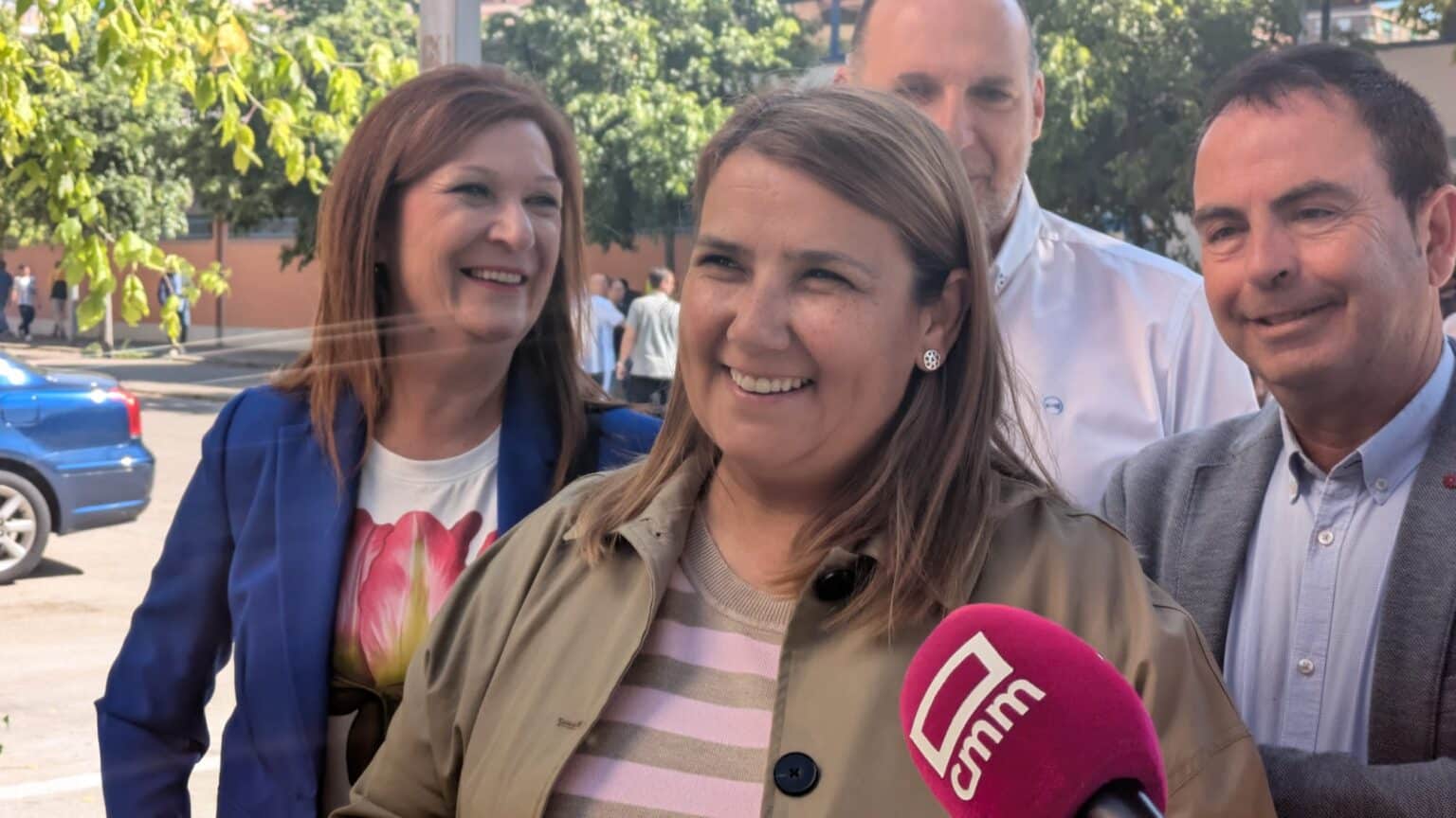 Tita García cuestiona el silencio del PP de Núñez ante el apoyo de Feijóo a Murcia, desatendiendo a Castilla-La Mancha.