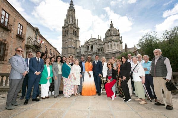 Velázquez resalta el Hermanamiento con Toledo, Ohio, como un ejemplo para resolver conflictos internacionales.