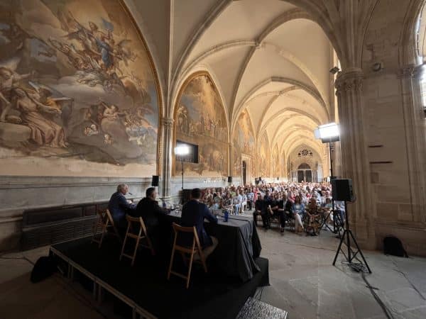 Adalid cierra la primera parte del II Ciclo de Conferencias ‘Toledo Luz de Europa’ con una charla sobre la mozarabía, ante más de 300 toledanos.
