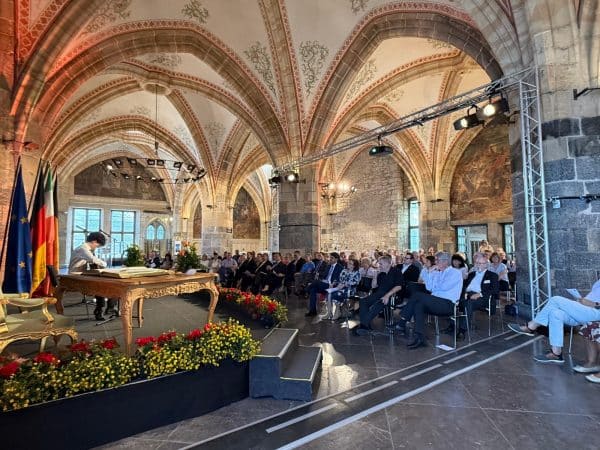 Aquisgrán y Toledo celebran 40 años de hermanamiento y respaldan su candidatura como Capital Europea de la Cultura.