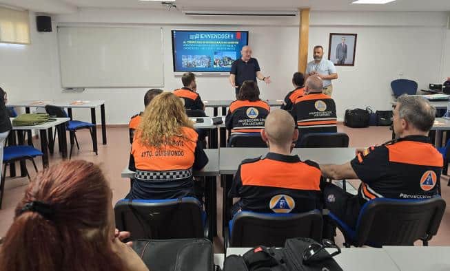 Cuarenta y cuatro voluntarios de Protección Civil de la región reciben formación en atención psicosocial y prevención de la violencia de género.