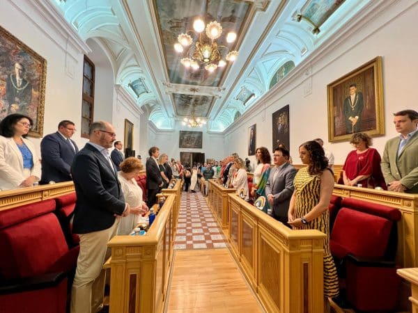 El Ayuntamiento pedirá a la Junta la regulación y supervisión de los alquileres turísticos en la ciudad.