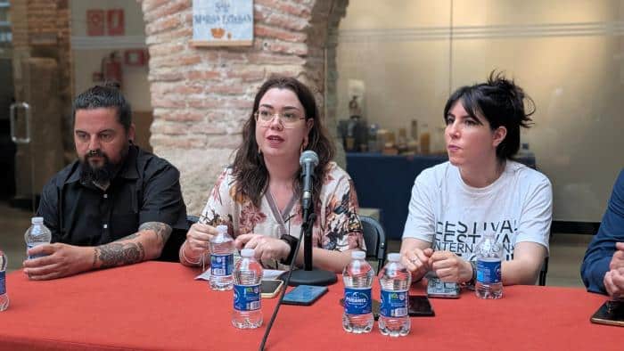 El Gobierno regional renueva su compromiso con los Premios Pávez para destacar el talento de las cineastas.