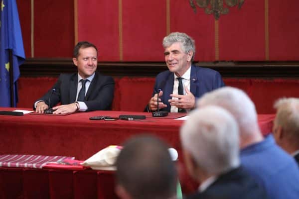 El alcalde expresa su agradecimiento a Agen por su apoyo a la candidatura de Toledo como Capital Europea de la Cultura.