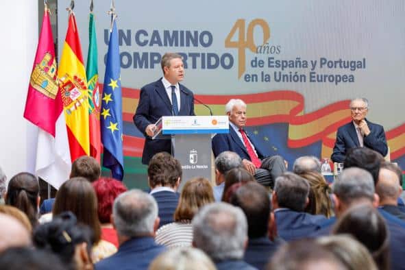 García-Page: ‘Hace 40 años, España tomó la decisión correcta y definió su identidad nacional’