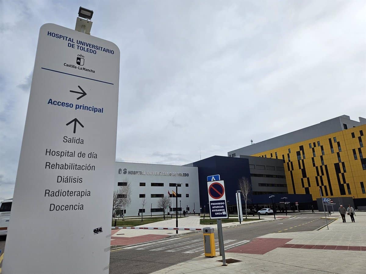 Hombre de 40 años hospitalizado tras caer desde una altura de 2 metros en su trabajo en Olías del Rey.