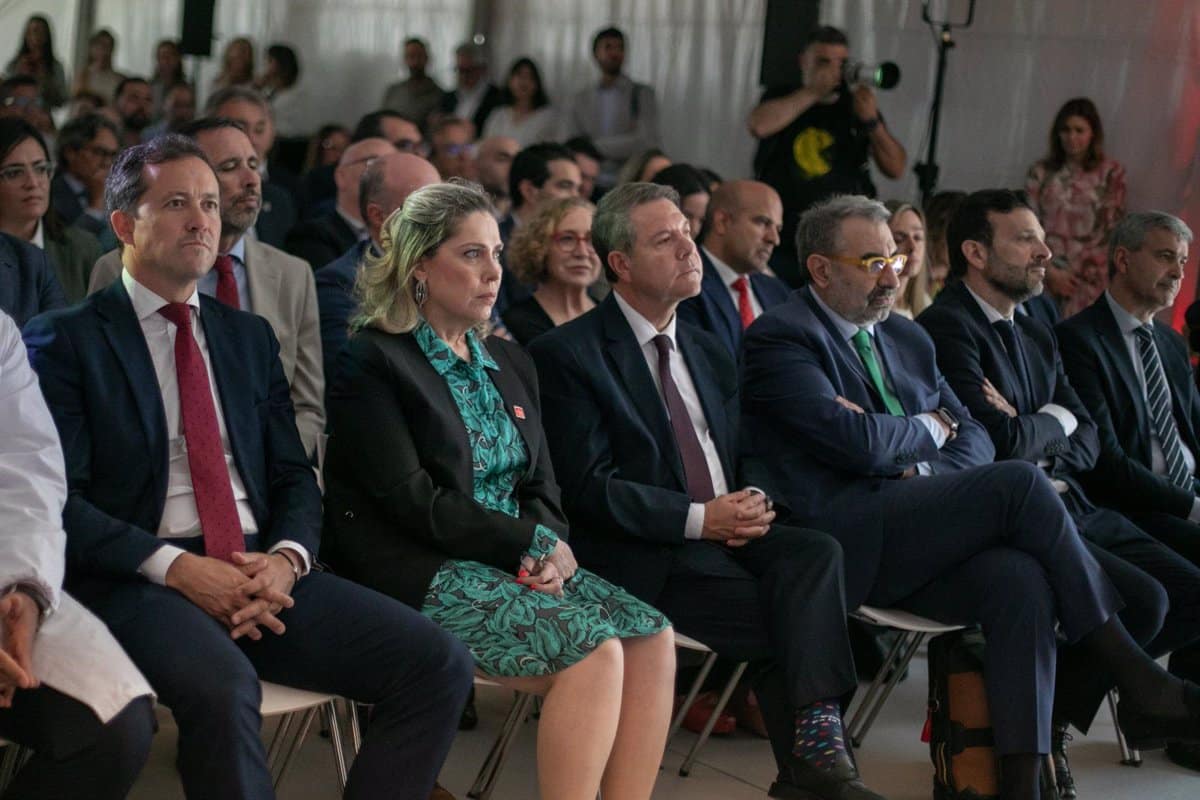 Johnson & Johnson conmemora 40 años en Toledo, resaltando su impacto con 150 patentes y la formación de más de 130 científicos.