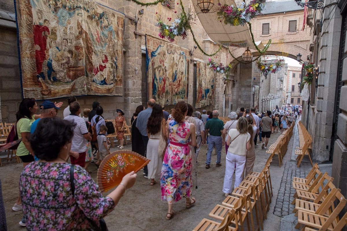 Tolón espera que toledanos y visitantes vivan el Corpus como «un día lleno de emociones»