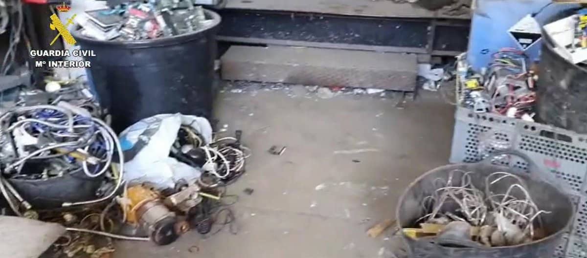 Detenidos los sospechosos del robo de cable de cobre en el Ave que perjudicó a miles de viajeros en mayo.