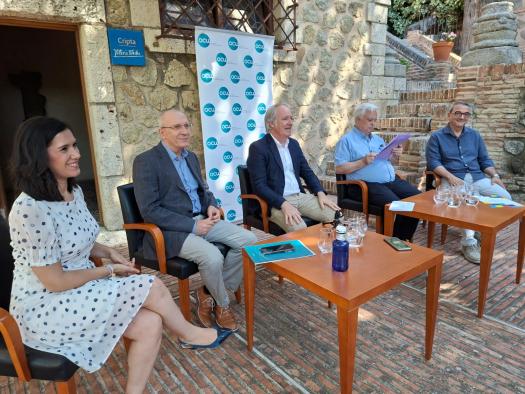 Castilla-La Mancha promueve el transporte a demanda para facilitar el acceso a servicios en áreas rurales y potenciar la inclusión.