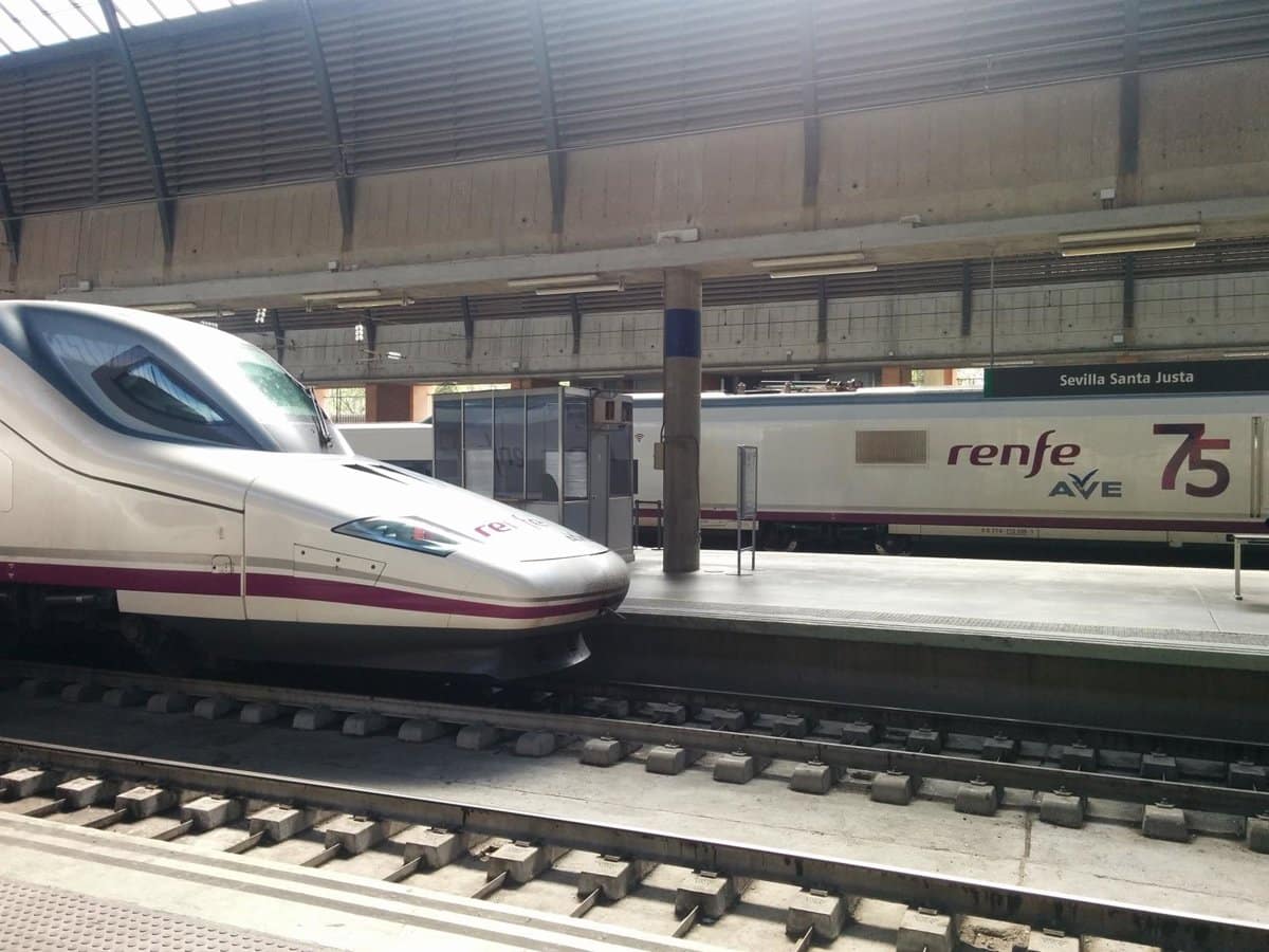El Defensor del Pueblo Pide al Gobierno Información sobre la Suspension de la Circulación del Tren Madrid-Sevilla