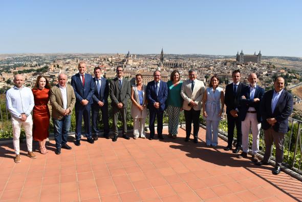 Castilla-La Mancha lanza una innovadora plataforma de inteligencia artificial para transformar la gestión hotelera en la región.