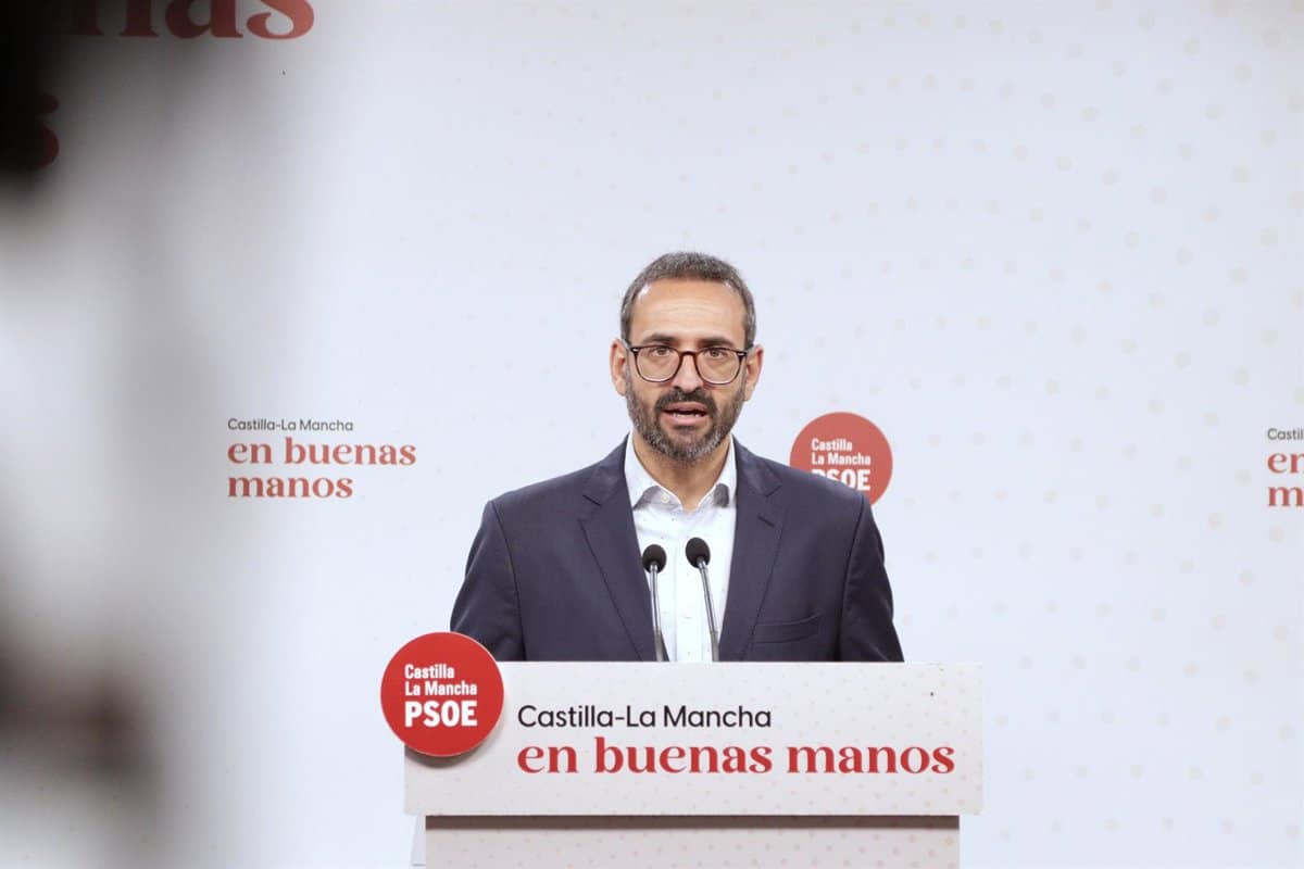 El PSOE denuncia que relacionar al Gobierno de C-LM con la trama de Ábalos es un intento «desesperado» del PP para «erosionar» su imagen.
