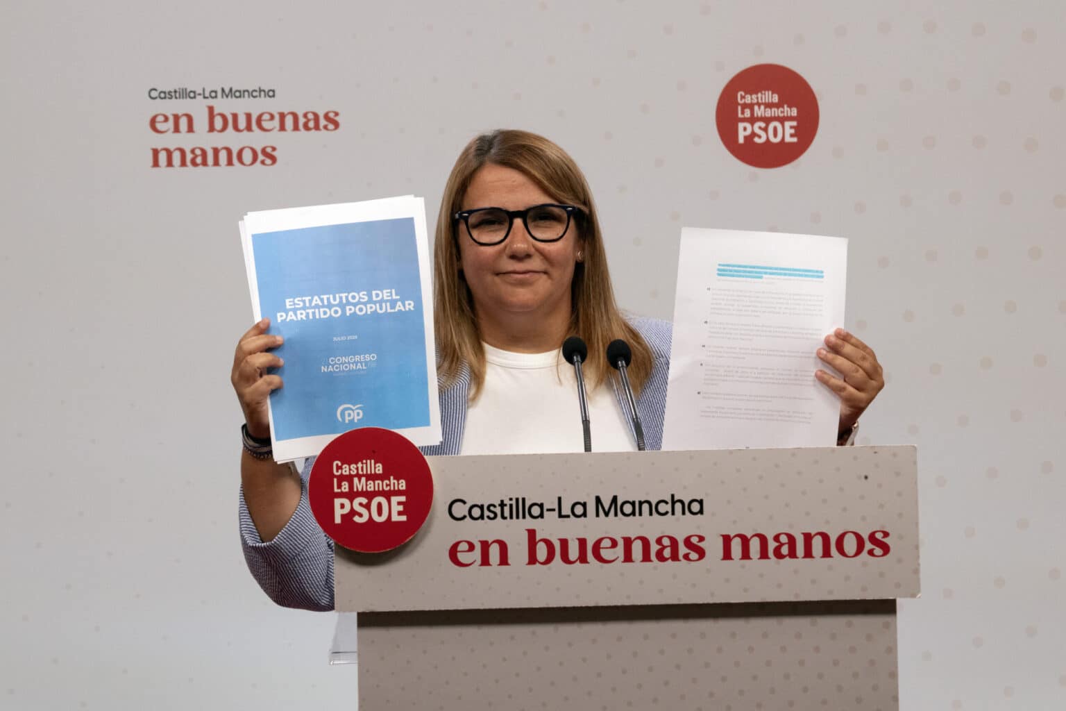 El PSOE de Castilla-La Mancha reclama a Núñez que cumpla con los estatutos anticorrupción del PP en los casos Andicoberry y Berruga, en vez de propagar desinformación.