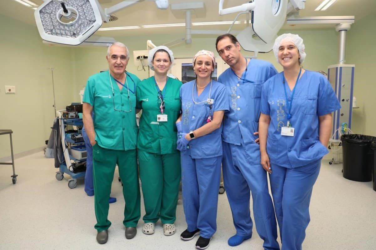 Llevan a cabo la primera cirugía de reemplazo de la articulación mandibular en el Hospital de Toledo.
