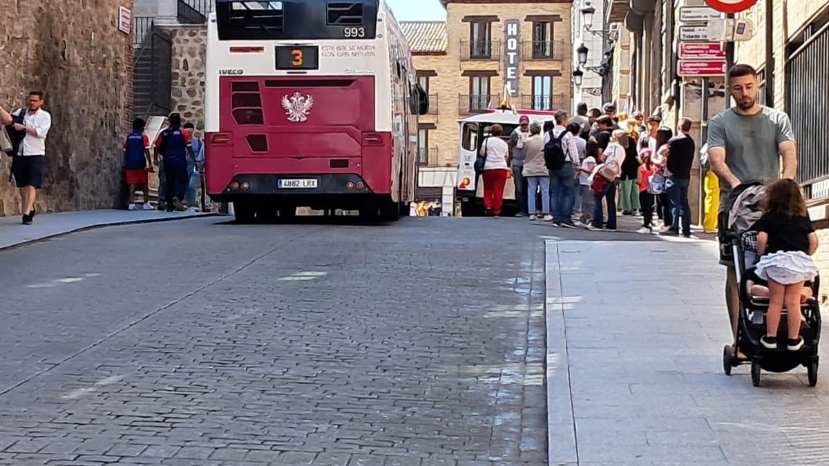 UGT acusa a la empresa del tren turístico de Toledo de violar la normativa sobre altas temperaturas.