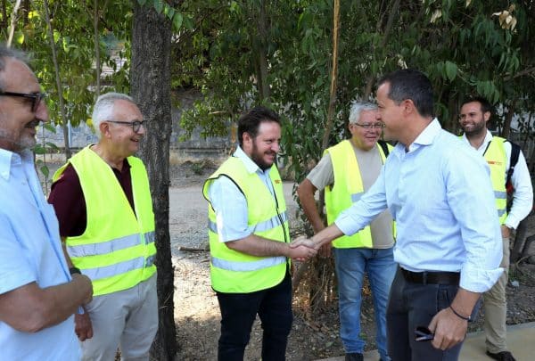 El Ayuntamiento impulsa la revitalización de la senda ecológica para unir la ciudad con el río y mejorar su accesibilidad y tránsito.