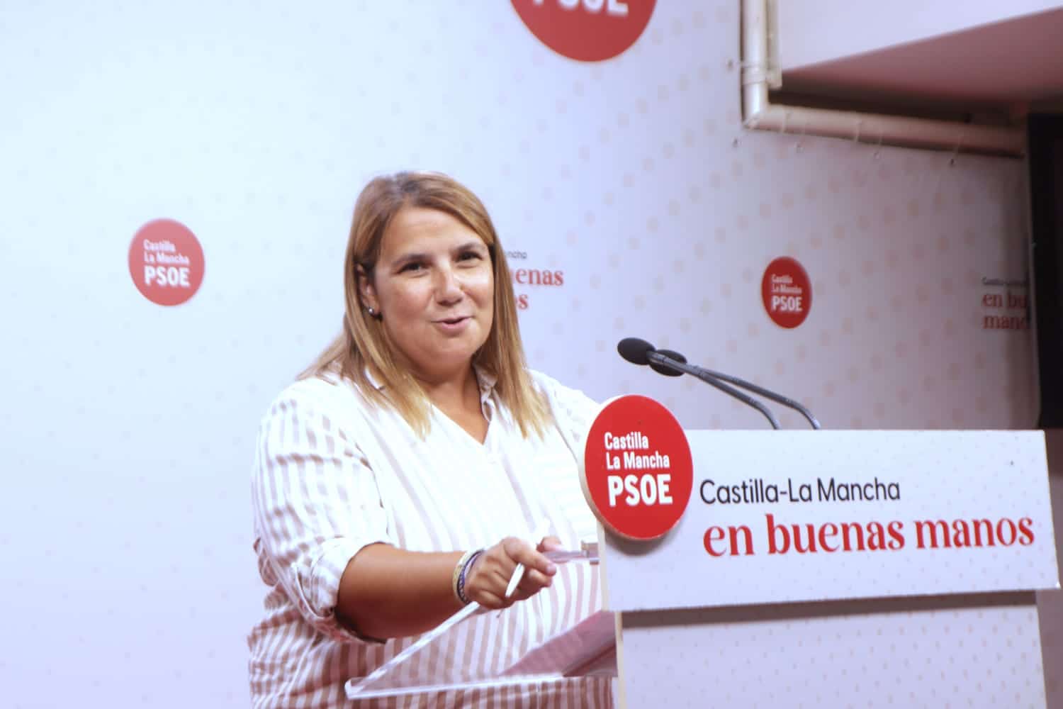 Tita García denuncia a Núñez por desinformación en la gestión de incendios en CLM y cuestiona si prefiere el enfoque de Mañueco.