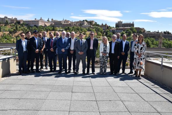 El Gobierno regional respalda a Solar Organic Centro España en la instalación de una planta de microchips y energía solar sostenible.