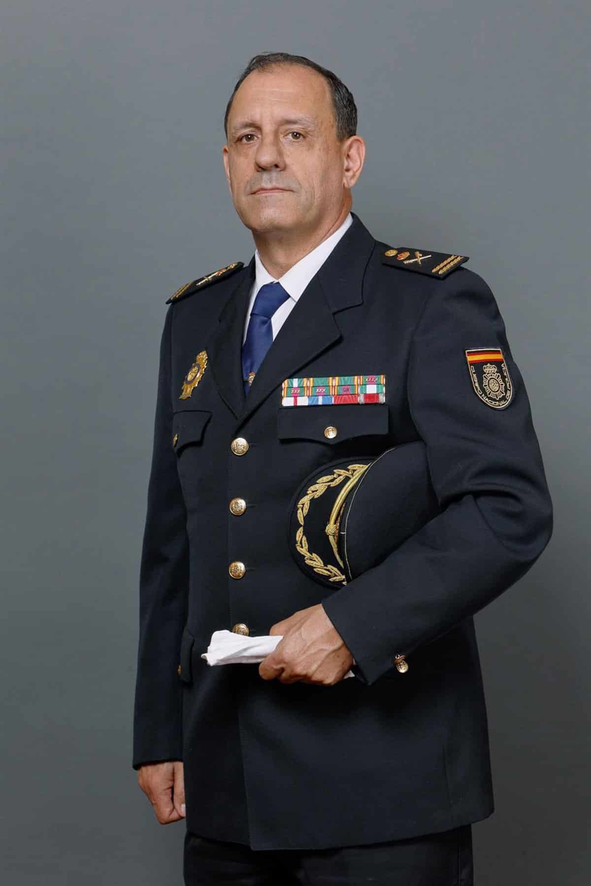 Herrero Fernández-Quesada nombrado nuevo jefe superior de Policía de Castilla-La Mancha; López Gordo asume el cargo de comisario de Seguridad Ciudadana.