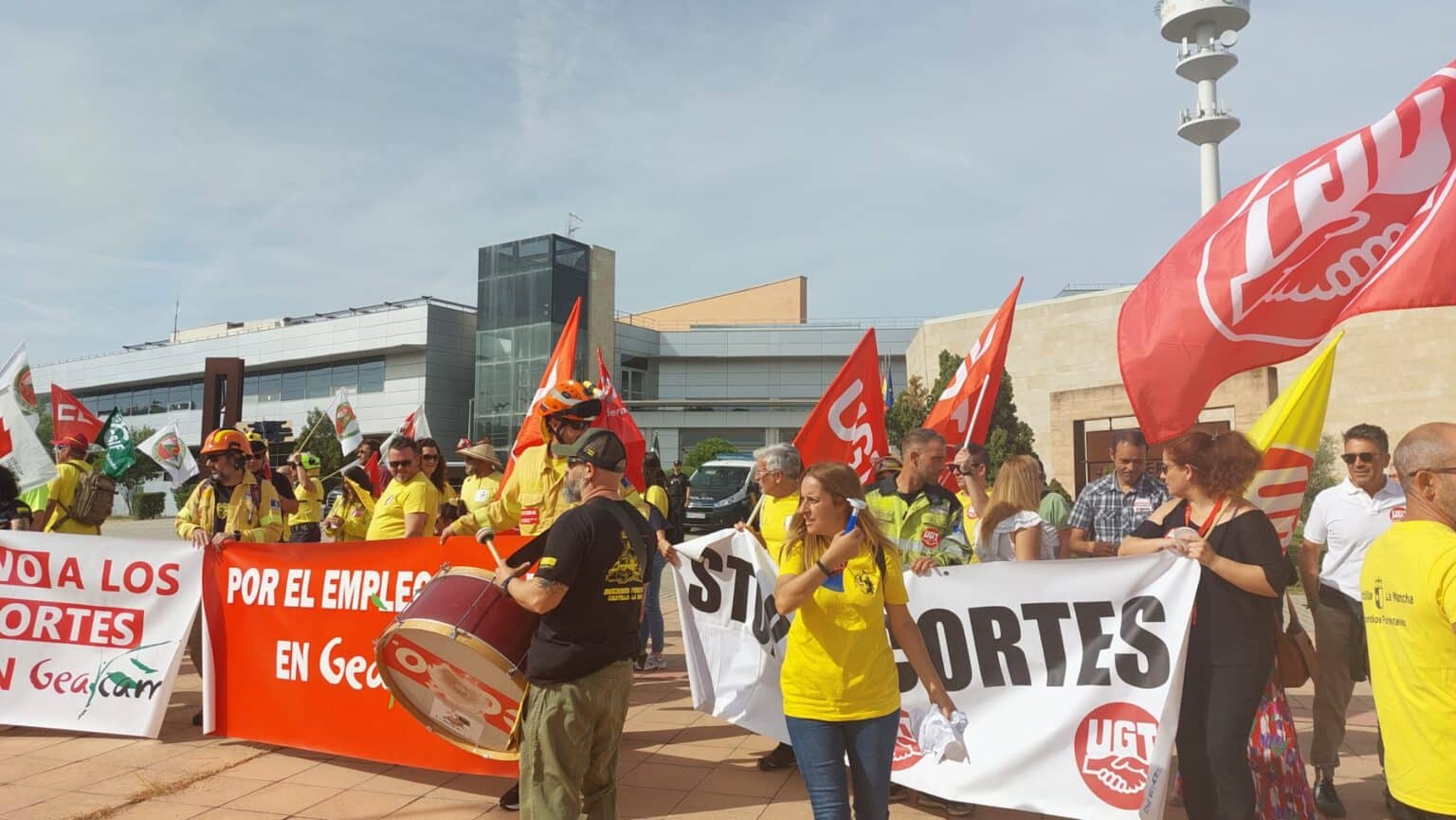 Empleados de Geacam demandan mejores condiciones laborales y mejoras en el sistema de prevención de incendios.