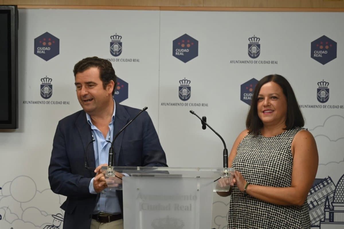 Vox denuncia que el Ayuntamiento de Ciudad Real está paralizado y advierte al PP: negociar con ellos o depender del PSOE.