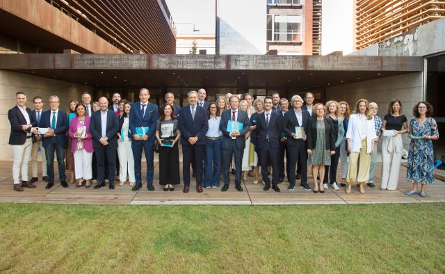 Castilla-La Mancha otorga por primera vez los premios al monitor de reputación sanitaria a hospitales y servicios clínicos.