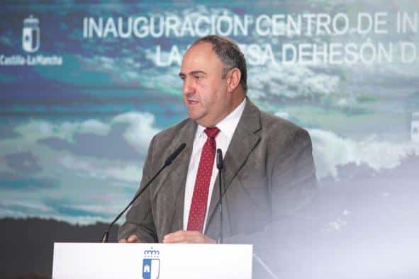 El Gobierno de Castilla-La Mancha pone de relieve la influencia del sector cárnico en las áreas rurales y su potencial para impulsar el desarrollo regional.