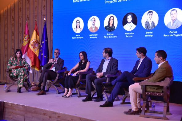 El Gobierno regional promueve la tecnología en el sector hotelero para adaptar la oferta a la demanda turística.