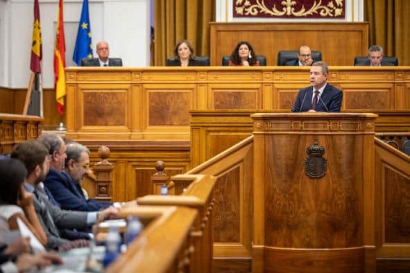 El Presidente de Castilla-La Mancha Cuestiona la Falta de Propuestas Constructivas del PP en las Cortes