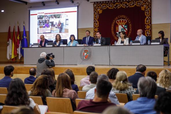El acceso a la Intranet Docente se volverá obligatorio en las próximas semanas mediante Cl@ve, DNIe o Certificado Digital, mientras que en EducamosCLM seguirá siendo opcional.