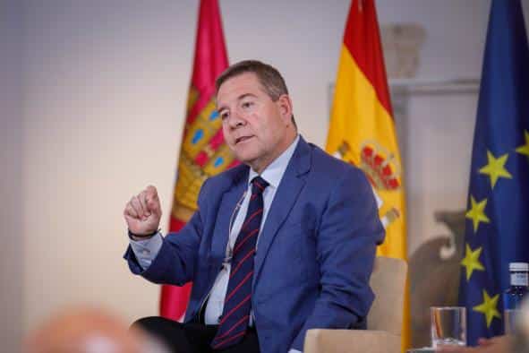 García-Page Anuncia la Implementación de Inteligencia Artificial en la Junta para Optimizar Trámites Administrativos a Partir de Enero de 2026