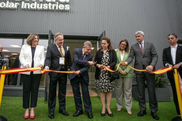 García-Page resalta que 1.500 millones en subvenciones a empresas han producido 3.000 millones para sanidad, educación y servicios sociales.