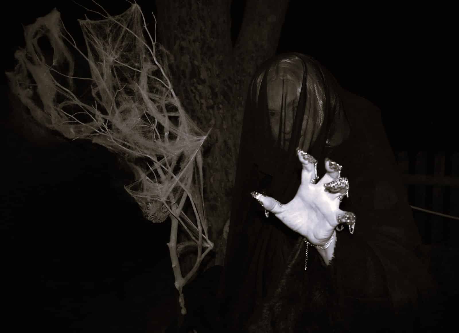 El Castillo de los Condes de Orgaz se transforma en escenario del terror con “La mujer de rojo” y celebra un Halloween infantil gratuito