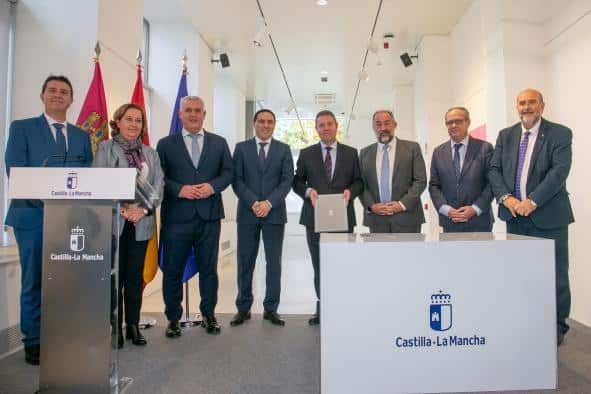 Renovación del acuerdo entre el Gobierno regional, la UCLM y diputaciones para potenciar la formación en gestión local.