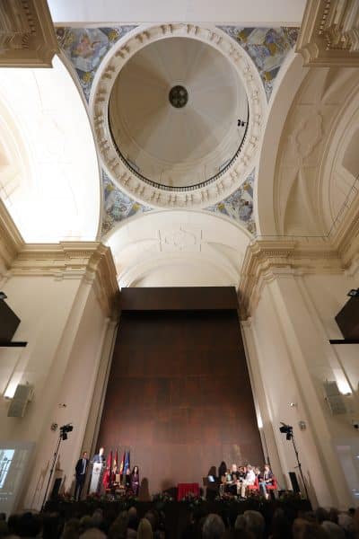 Toledo rinde homenaje a sus mayores en una gala que celebra la vida y la memoria compartida.