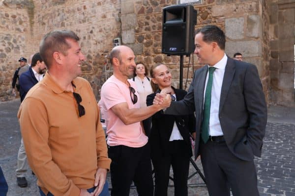 Velázquez celebra la alta participación en la 18ª edición de la Nocturna de Toledo, coincidiendo con el Año de la Ciudad Europea del Deporte.