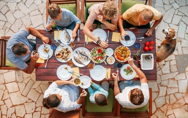Transforma Tu Terraza en el Comedor Ideal para Fiestas: Guía para Celebraciones Perfectas
