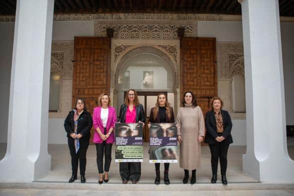 El Gobierno de Castilla-La Mancha condena la violencia digital contra las mujeres en su campaña institucional por el 25 de noviembre.