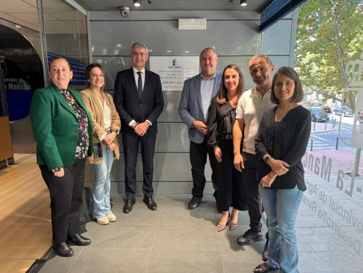 El Gobierno regional reestructura la Delegación Provincial de Agricultura en Toledo para mejorar los servicios al sector agropecuario.