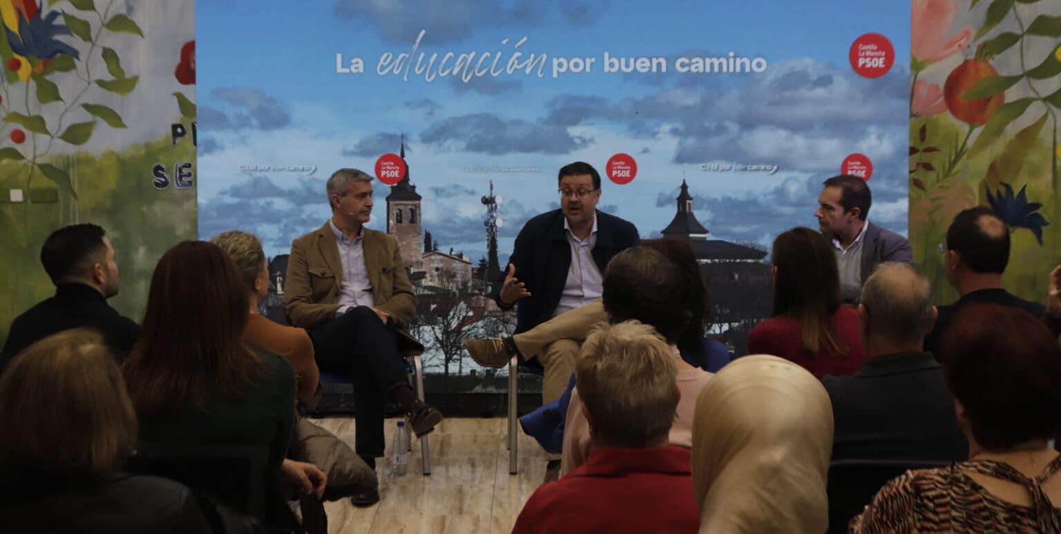 El PSOE resalta la década de dedicación de Page a la educación pública para fomentar la igualdad de oportunidades en Castilla-La Mancha.