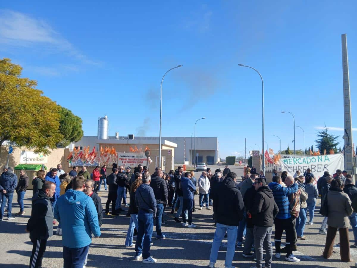 Éxito Absoluto: La Primera Jornada de Huelga en Schreiber Foods Noblejas Alcanzó un 100% de Participación