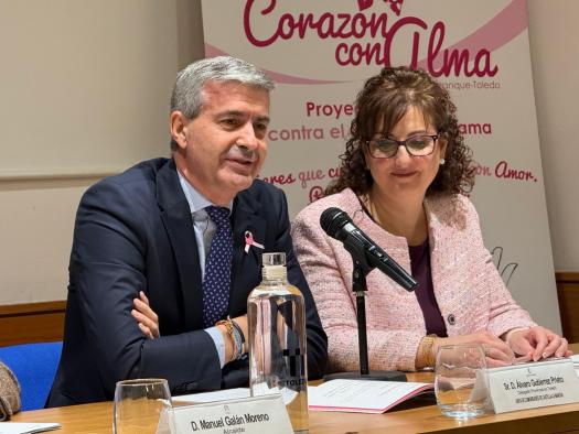 Reconocimiento del Gobierno regional a la labor de la Asociación Cultural ‘Manos y Voces’ en apoyo a mujeres con cáncer de mama.