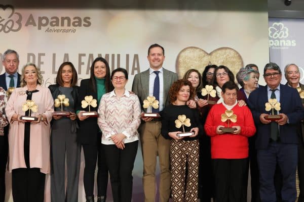 Velázquez resalta la labor fundamental de APANAS, un reflejo de lo mejor de nuestra sociedad